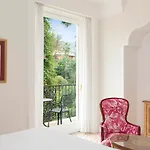 Grand Royal Sorrento