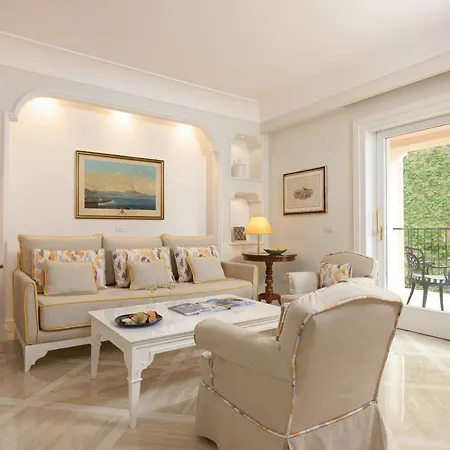 Grand Royal Hotel 5*