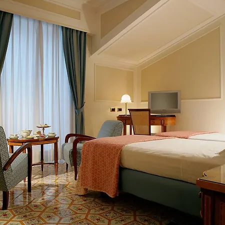 Hotel Grand Royal
