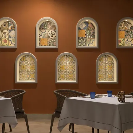 Grand Royal סורנטו