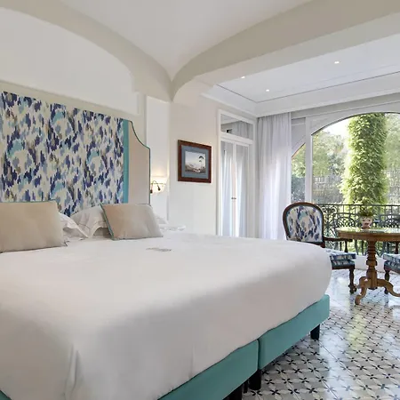 Grand Royal Hotel