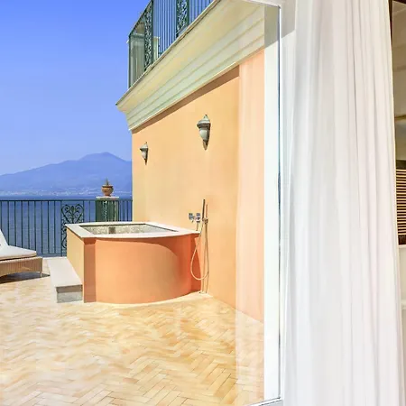 Grand Royal Hotel 5*