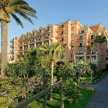 Hotel Grand Royal