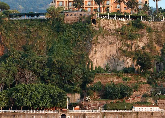 Hotel Grand Royal 5*