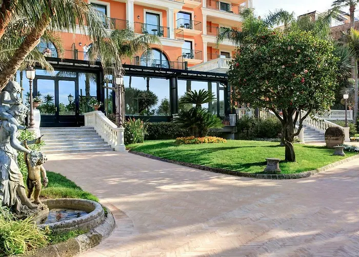 그랜드 로얄 호텔